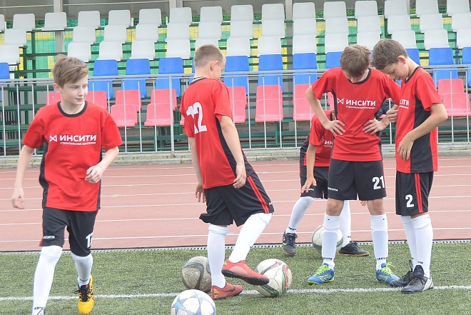 СК «ИНСИТИ» экипирует детскую футбольную команду
