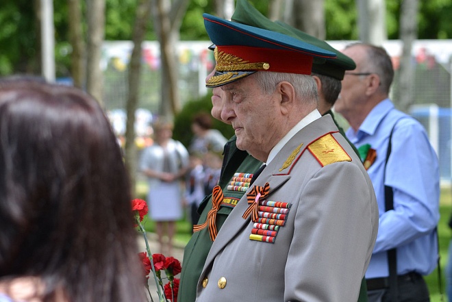 «Праздник со слезами на глазах»: в «Парке «Победы» поздравили ветеранов